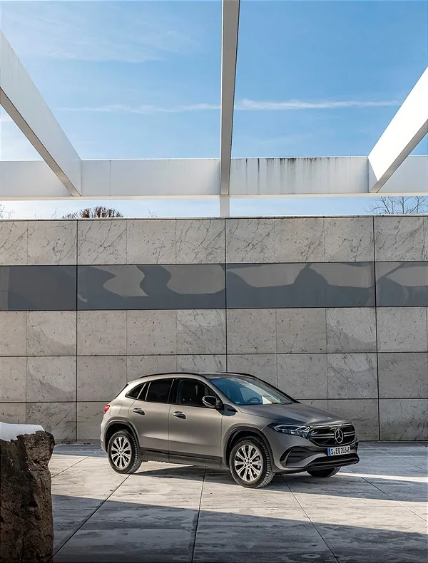 Mercedes-Benz EQA 300 4MATIC und EQA 350 4MATIC - 4x4 Allrad Autos