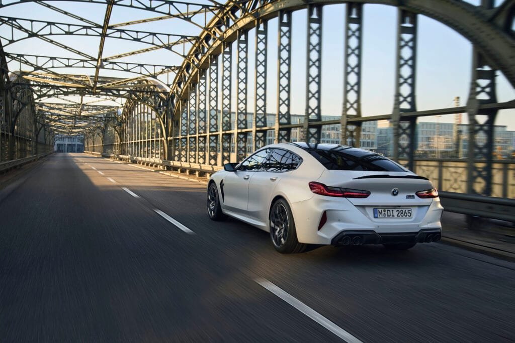 BMW M8 Competition xDrive Coupé: 625 PS, M Allrad & die perfekte Synthese für anspruchsvolle Fahrer - 4x4 Allrad Autos