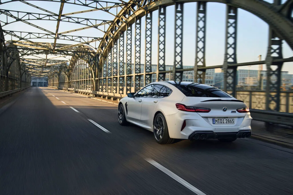 BMW M8 Competition xDrive Coupé: 625 PS, M Allrad & die perfekte Synthese für anspruchsvolle Fahrer - 4x4 Allrad Autos